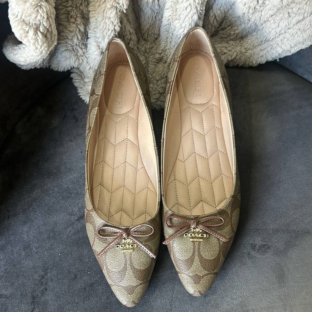 Coach flat shoe